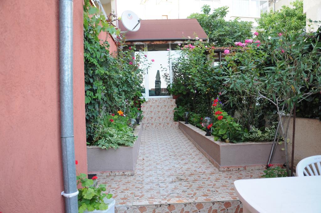Hotel Babeva Свети-Влас Экстерьер фото